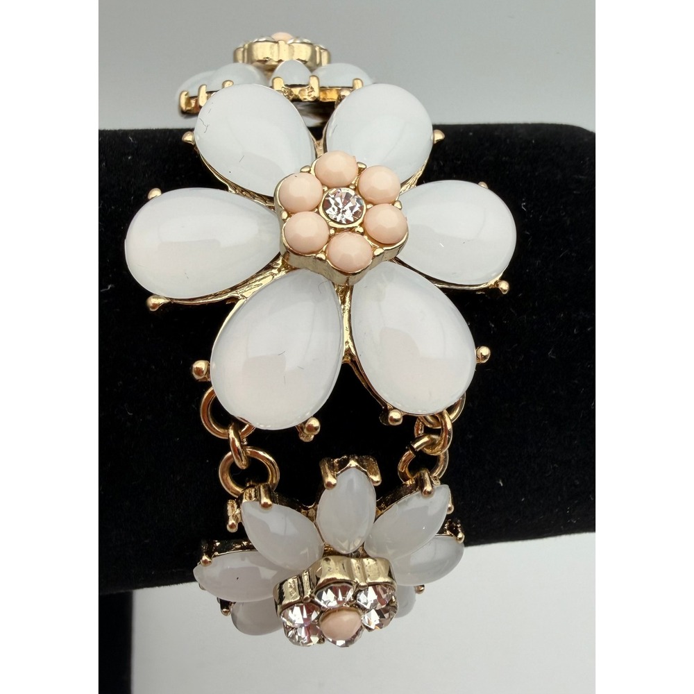 Talbots White Cabochon Flower Statement Bracelet Gold Tone Rhinestone G046